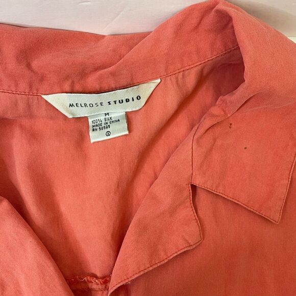 100% silk| Melrose Studio| Medium sleeveless top| button down| tie elastic waist - Picture 8 of 12